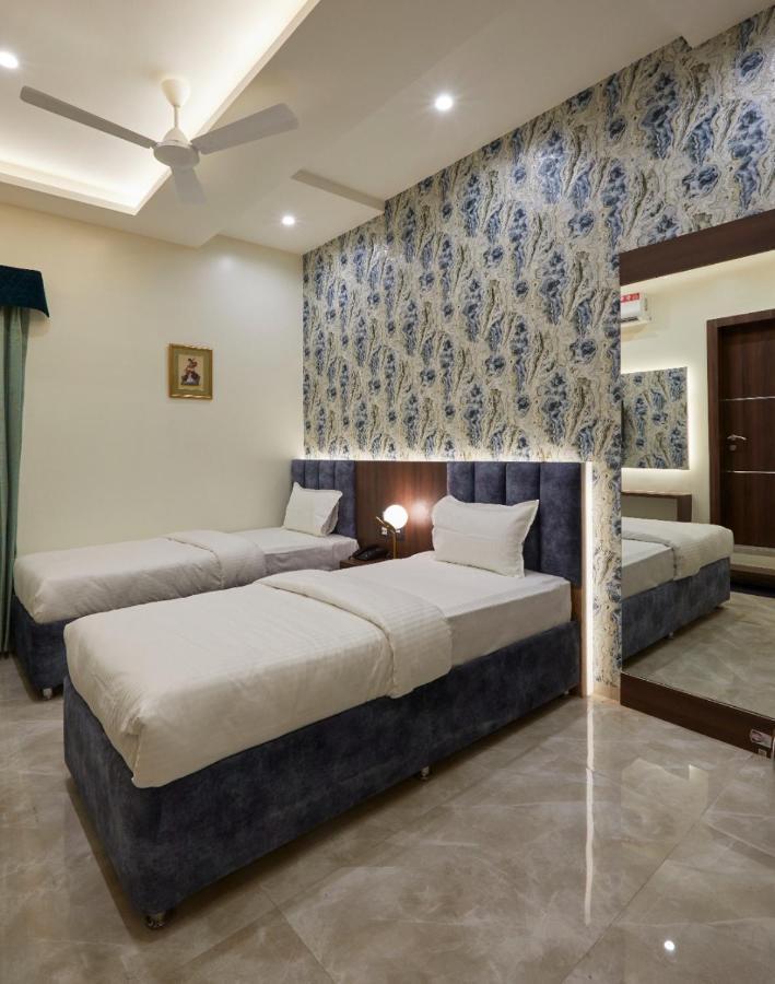 Hotel Rose Gold Ahmednagar Extérieur photo