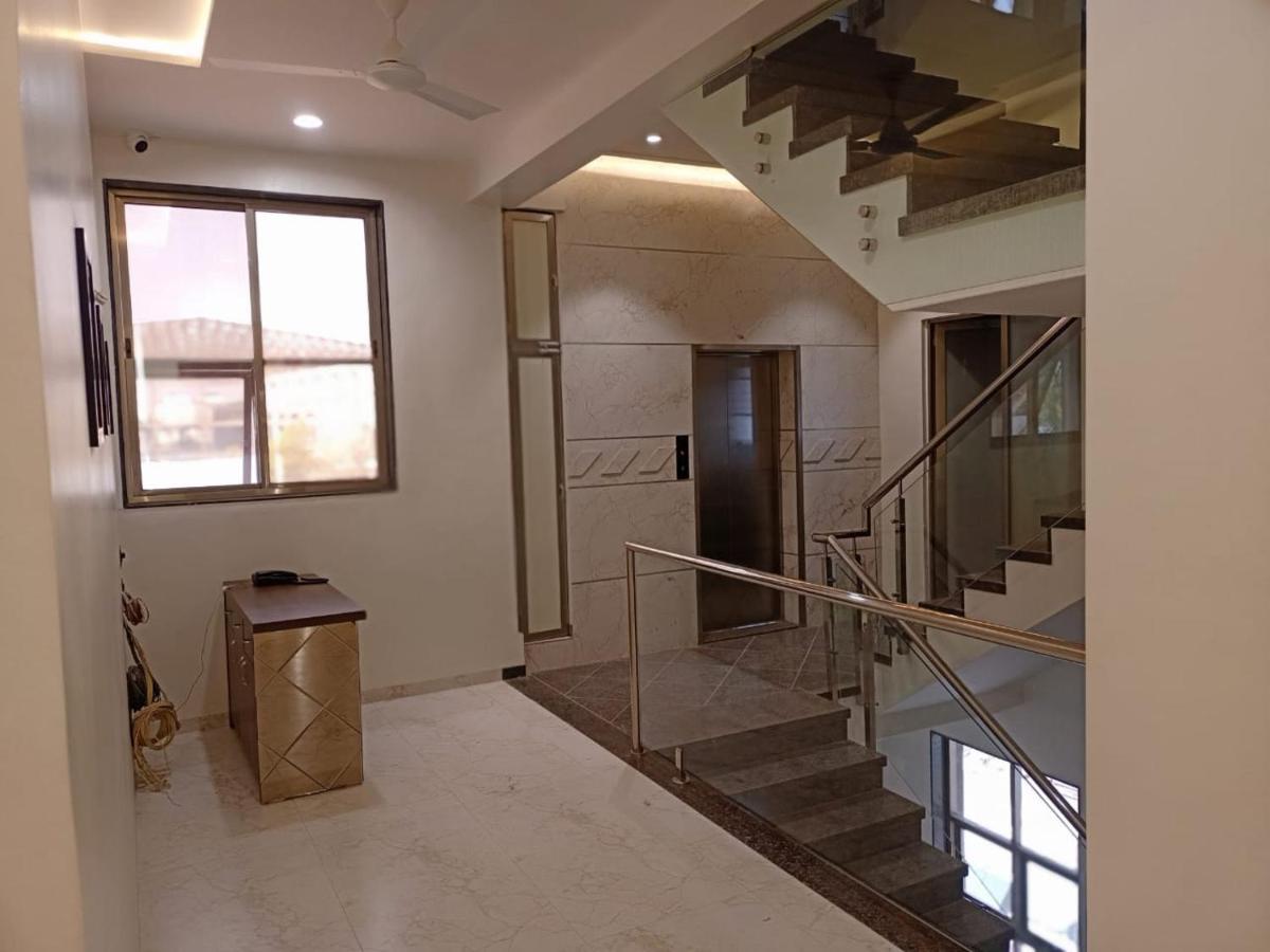 Hotel Rose Gold Ahmednagar Extérieur photo