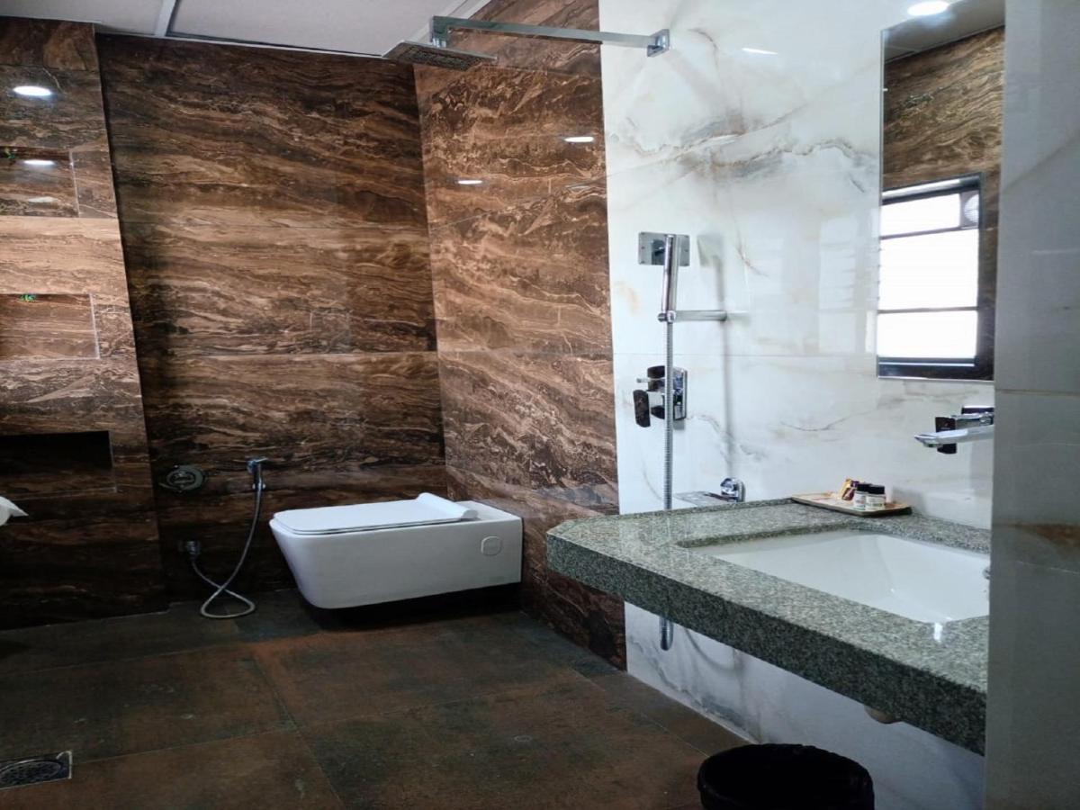 Hotel Rose Gold Ahmednagar Extérieur photo