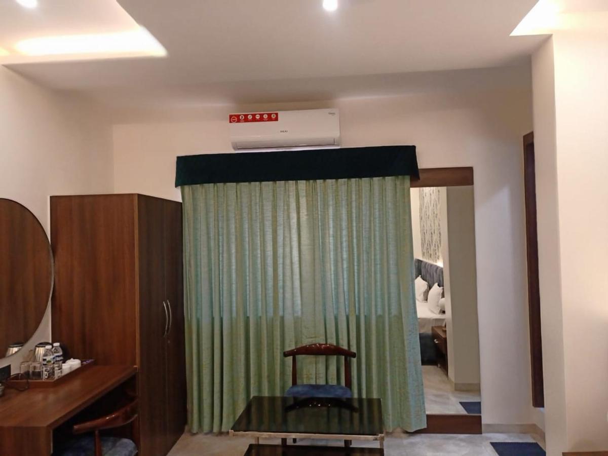 Hotel Rose Gold Ahmednagar Extérieur photo