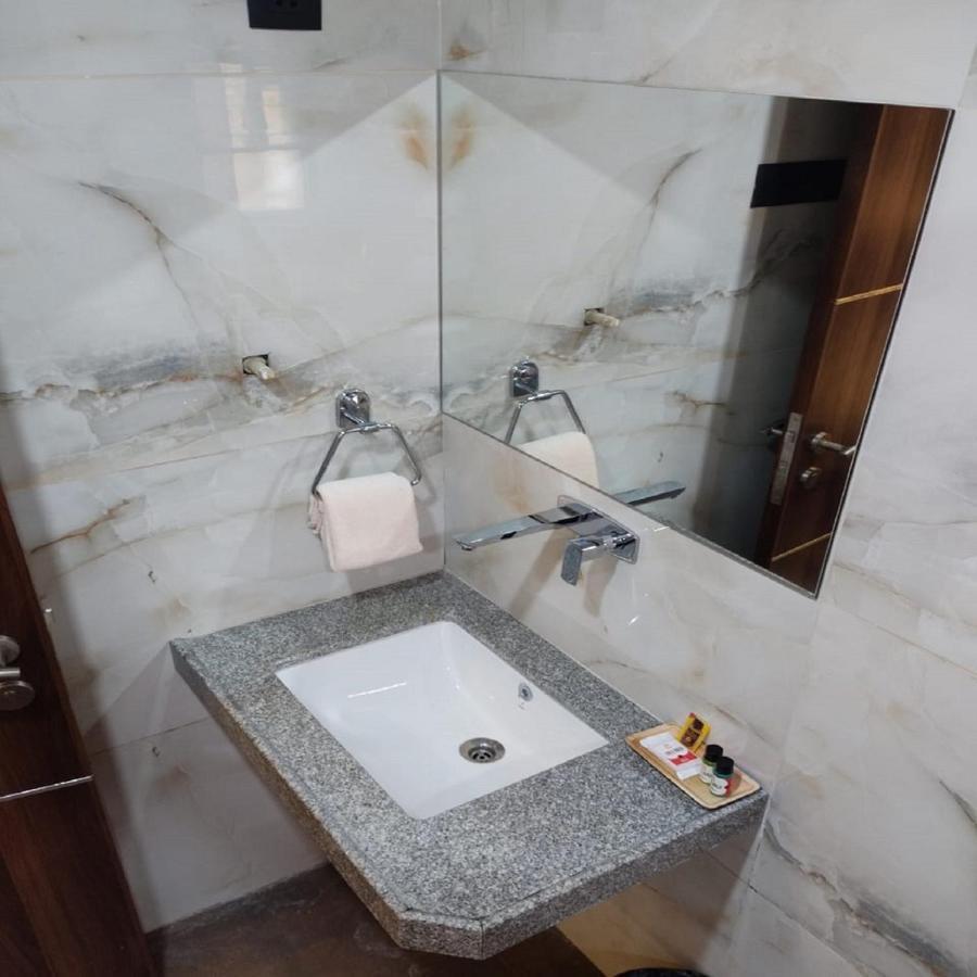 Hotel Rose Gold Ahmednagar Extérieur photo
