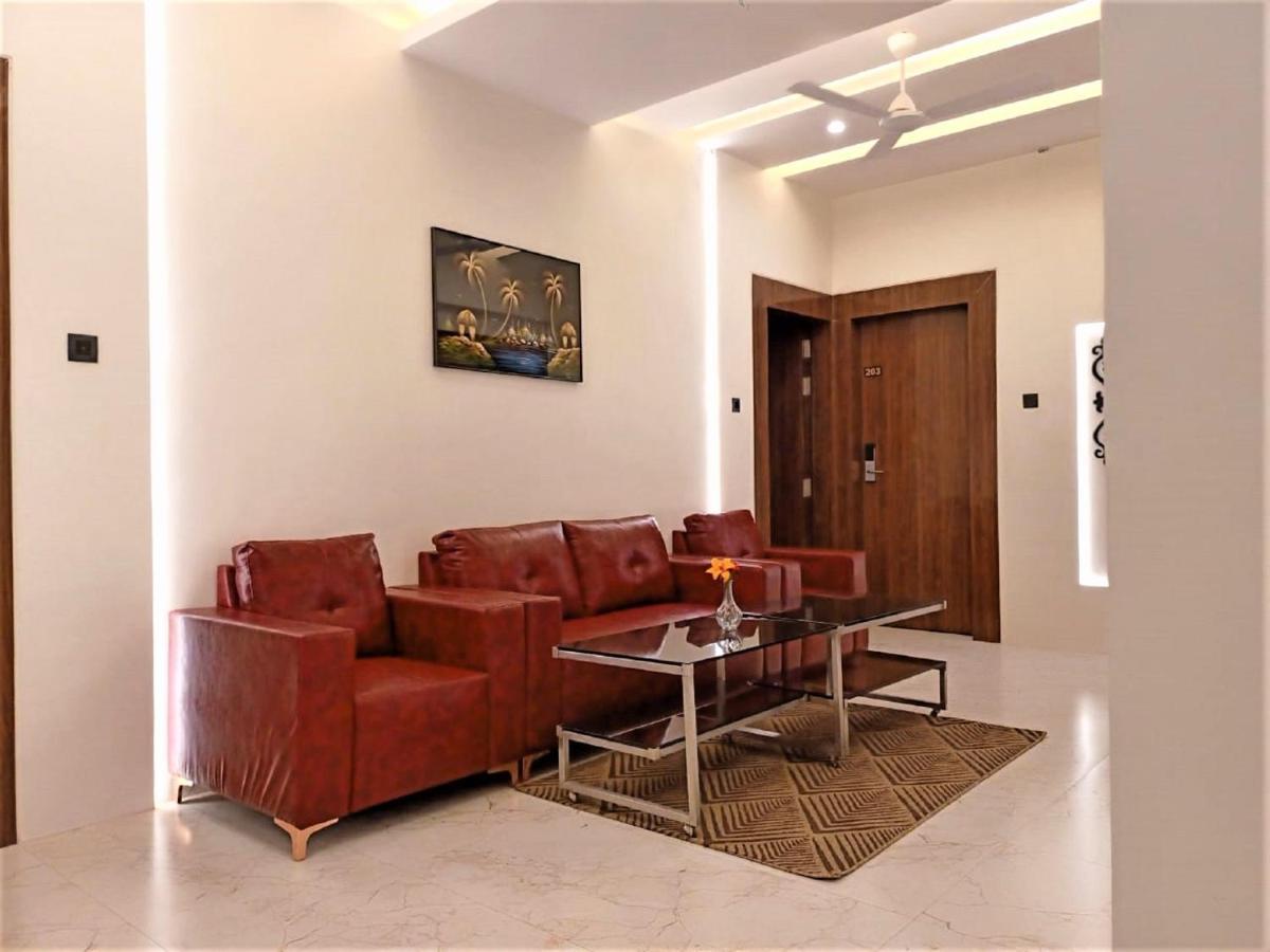 Hotel Rose Gold Ahmednagar Extérieur photo